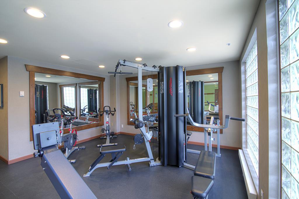 Whistler Town Plaza By Latour Hotels And Resorts Esterno foto