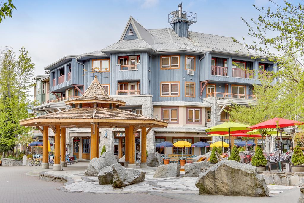 Whistler Town Plaza By Latour Hotels And Resorts Esterno foto