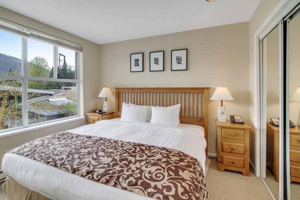 Whistler Town Plaza By Latour Hotels And Resorts Esterno foto