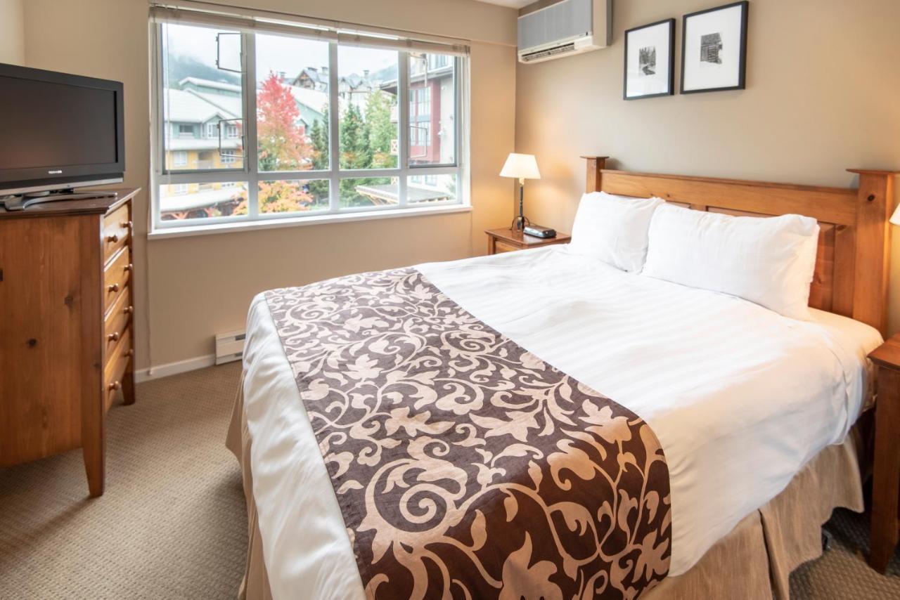 Whistler Town Plaza By Latour Hotels And Resorts Esterno foto
