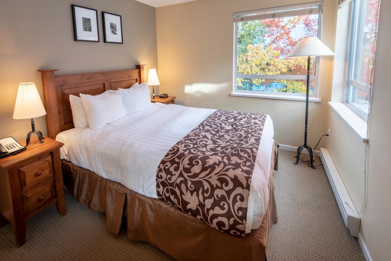 Whistler Town Plaza By Latour Hotels And Resorts Esterno foto